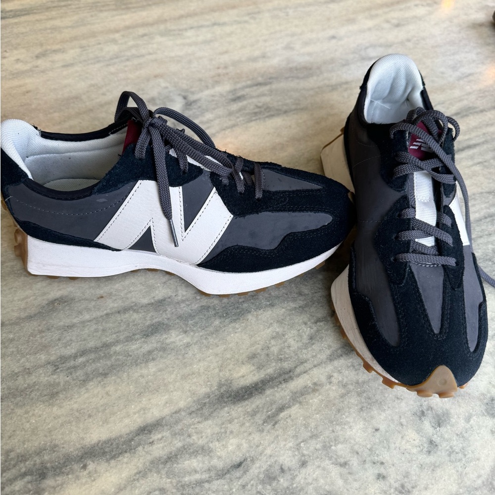 Women’s New Balance 327 sneakers